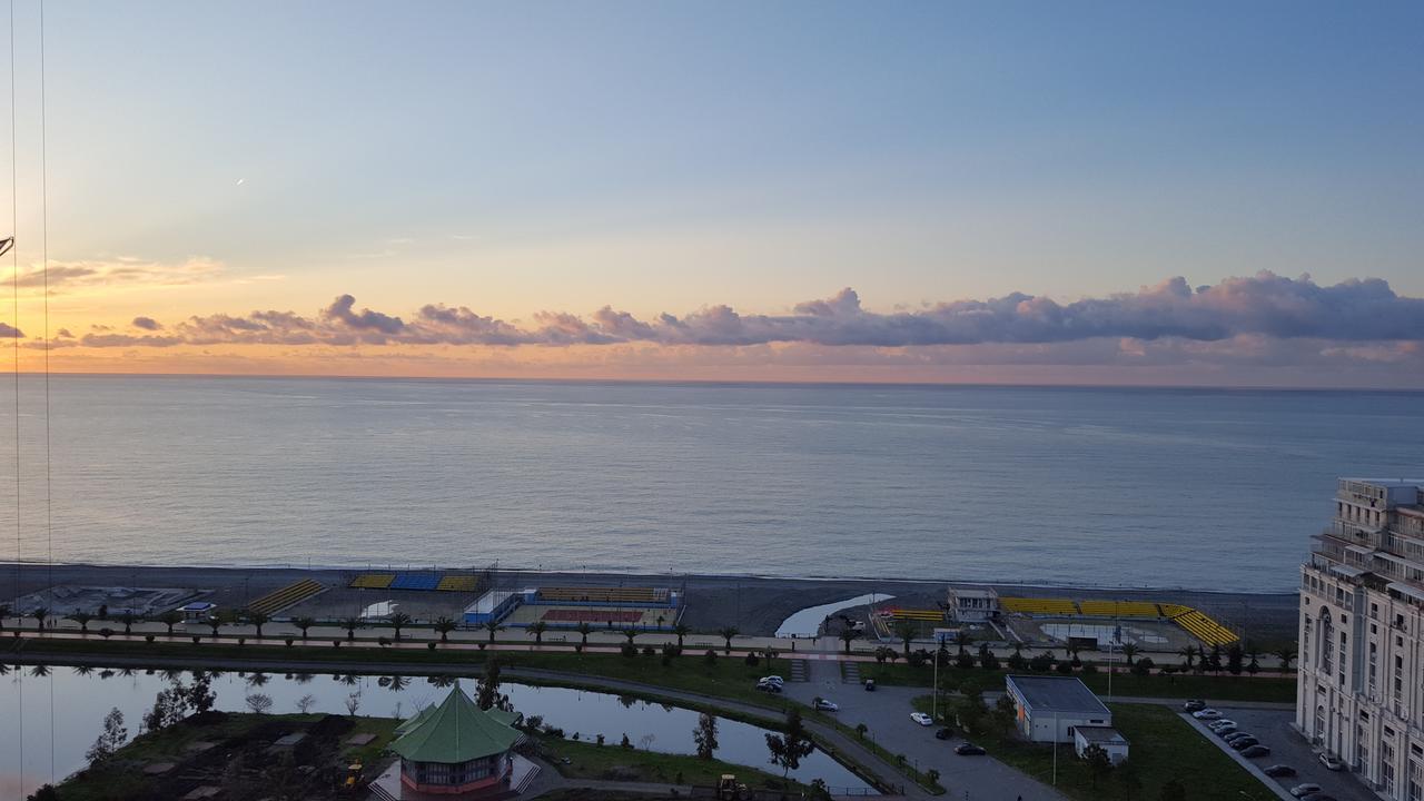 Roini Apartment Batumi Exterior foto