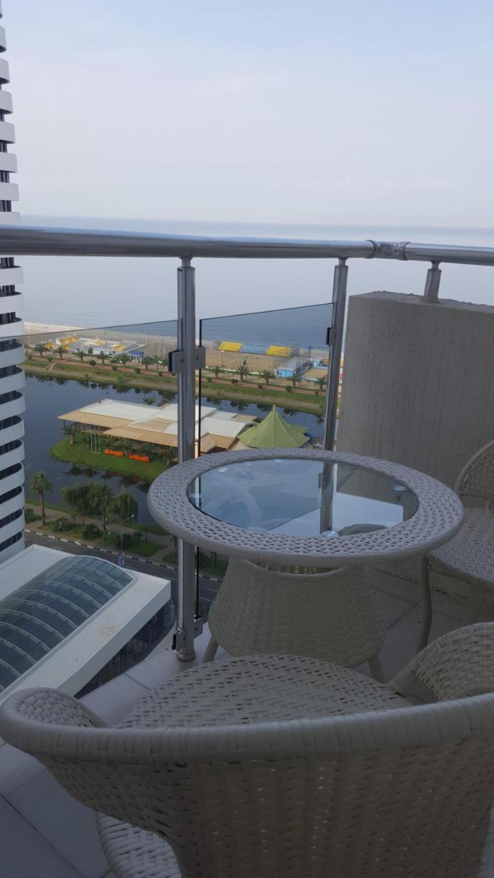 Roini Apartment Batumi Exterior foto